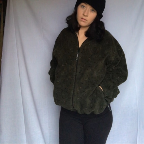 Teddy Bear Sweater - Picture 4 of 8